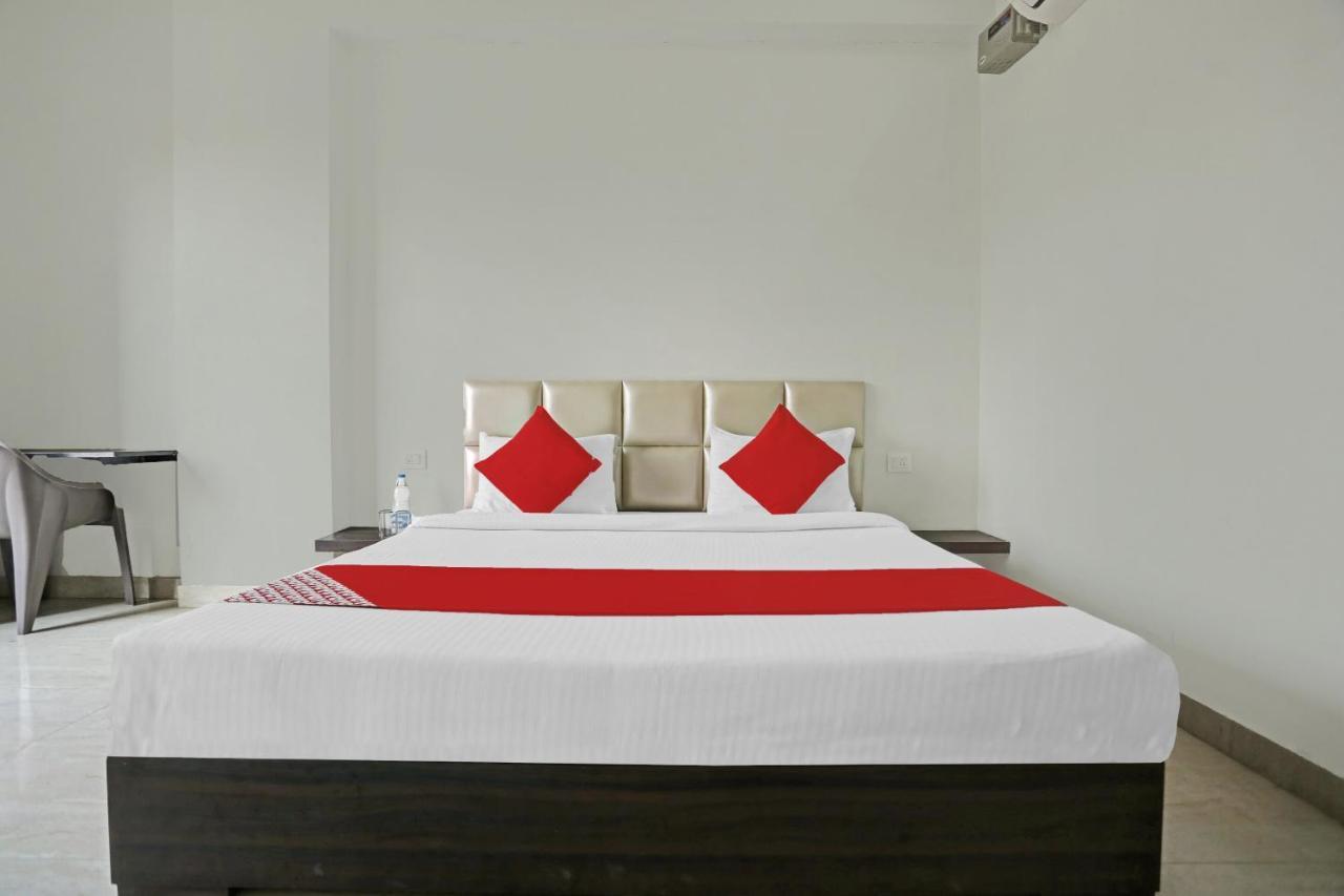 Oyo Flagship 80971 The Lime Tree Bareilly Exterior photo