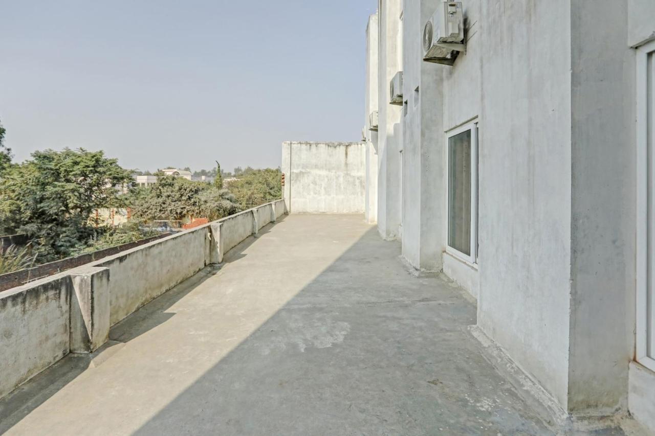 Oyo Flagship 80971 The Lime Tree Bareilly Exterior photo